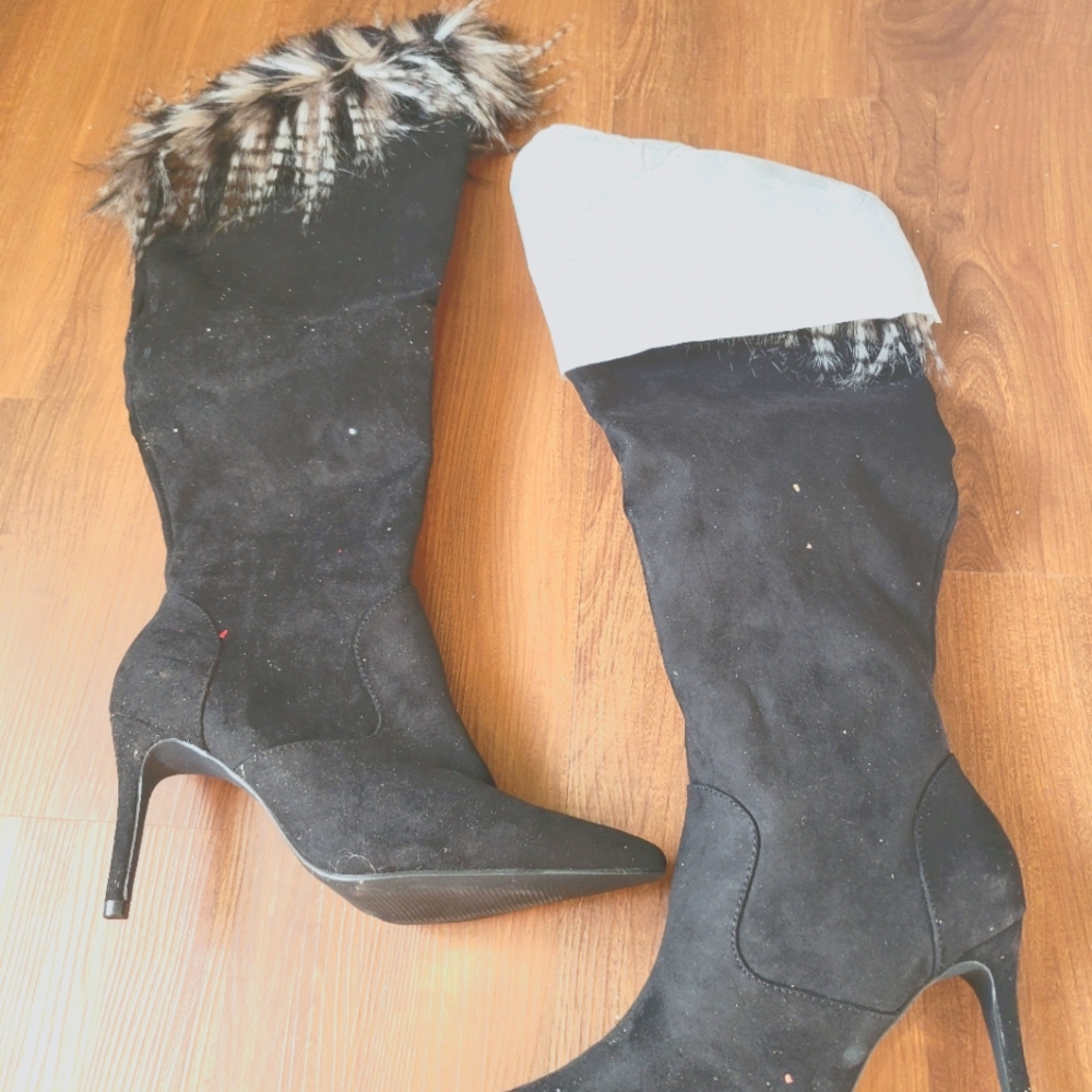 Black suede faux fur boots